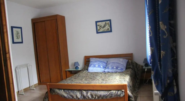 Chambre d'Hôte "Chez Antoinette et Charles", Varaa Hotelli  