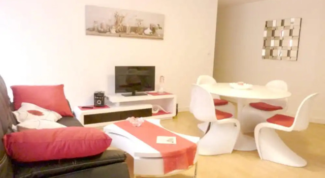 Apartment With one Bedroom in Erquy, With Wonderful City View - 200 m, Rezerwuj Apartament Hotele w Erquy z parkingiem, Parking
