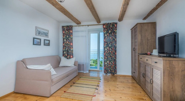 Stunning Home in Stara Baska With Wifi and 0 Bedrooms, Prenota Hotel Hotel a Isole Quarnerine con parcheggio, Parcheggio