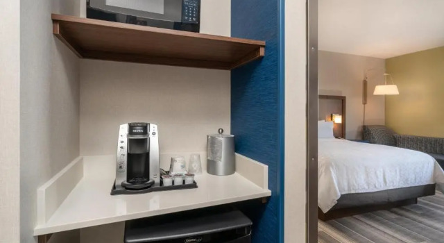 Номер Standard Holiday Inn Express & Suites - Brandon by IHG