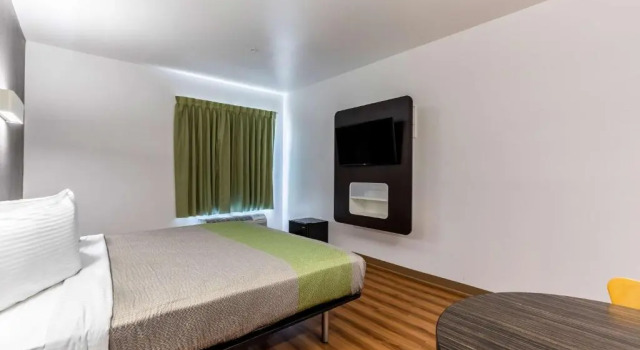 Номер Standard Motel 6-Las Vegas, NV - Motor Speedway