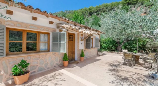 Ses Begudes, Book Villa  