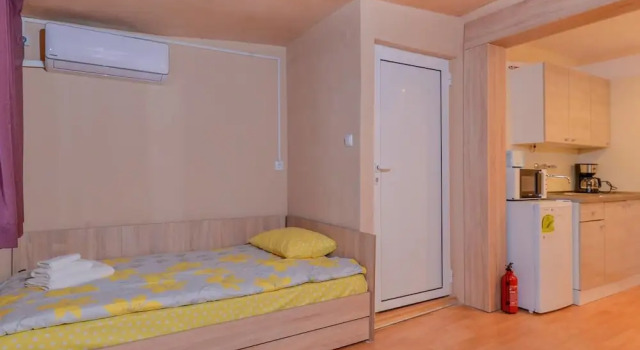 Cosy Top Floor Studio on Patriarh Evtimiy Blvd, Забронировать Отель Отели Софии 3 звезды, рядом с Королевский дворец, 3*