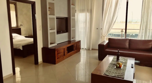 Panoramic Ocean View 1 min From the Sea, Забронировать Гостевой дом Отели Тель-Авива с парковкой, рядом с Пляж Иерусалим, Парковка