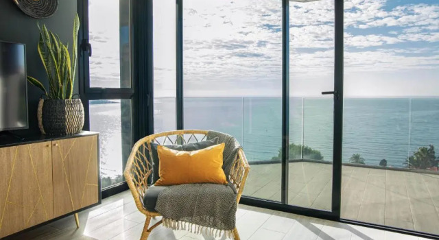 Elegant sea front EAST WIND APARTMENT, Varaa Huoneisto Alicante Pamplona