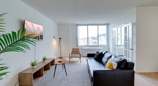 Апартаменты Comfort с 2 комнатами с видом на город Crystal City Comfortable Apartments