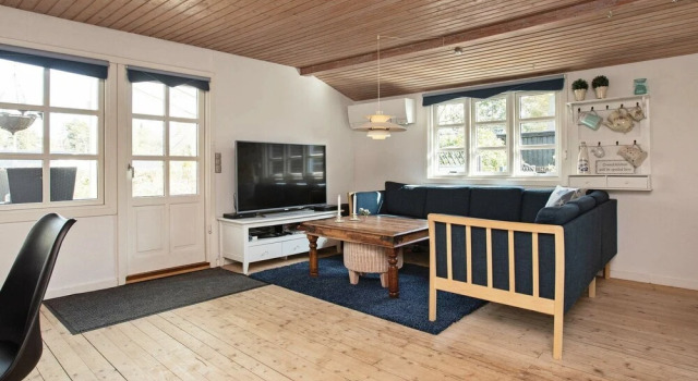 Modern Holiday Home in Falster With Private Whirlpool, Prenota Hotel Hotel 3 stelle a Falster, 3*