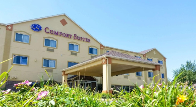 Полулюкс Comfort Suites Omaha Northwest