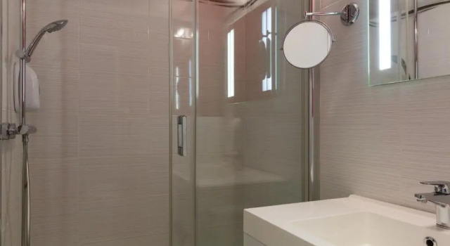 Двухместный номер Standard Logis Hôtel du Haut-Bugey