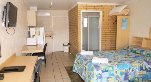 Economy Zimmer Rover Motel