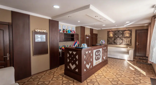 Lake House Resort hotel