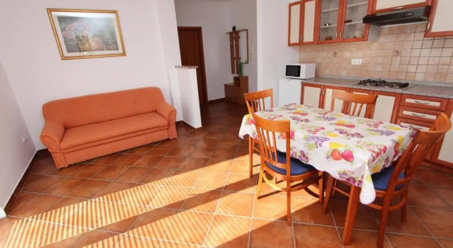 Апартаменты Цокольный этаж c 1 комнатой Apartments Elida