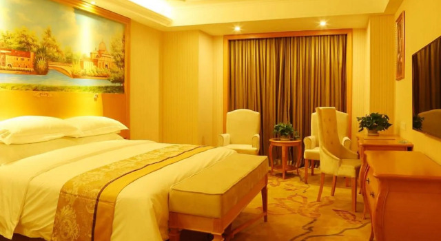 Люкс Deluxe Vienna International Hotel Shandong Yantai FTA Jinshatan Xingyi Square