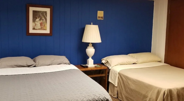 Четырёхместный номер Standard Valley Lodge Motel