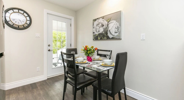 2BR Units With King Bed - Mins to Byward Market, Varaa Hotelli Ottawa 