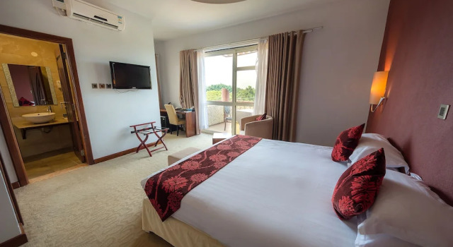 Люкс Business с балконом Imperial Heights Hotel, Entebbe