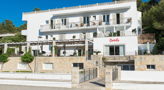 Boutique Hotel Oriola, Book Boutique Cala de Sant Vicenc Majorca