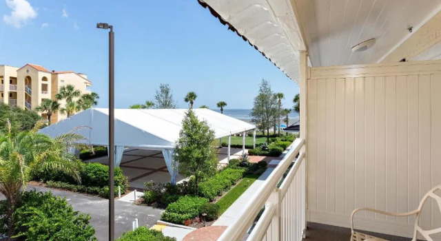 Двухместный номер Standard с балконом The King and Prince Beach & Golf Resort
