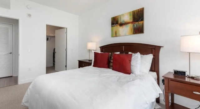 Апартаменты Deluxe Global Luxury Suites at Reston Town Center