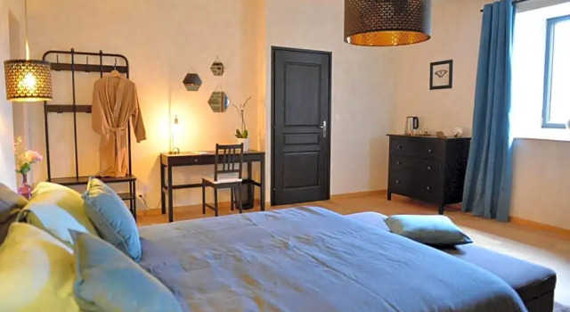 L'esperluete, Rezerwuj Hotel Ploezal Bretania