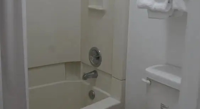 Номер Economy Astoria Hotel West