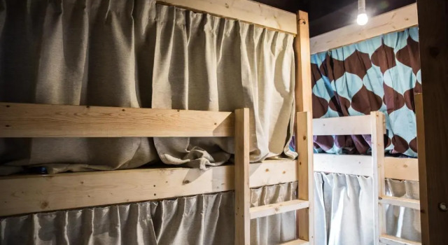 Кровать в общем номере (женский номер) Dot Hostel Nagano