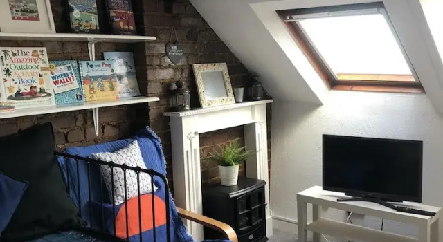 Quirky Loft Apartment in Paignton With sea Views, Varaa Huoneisto Asunnot kohteessa Merseyside, Huoneisto