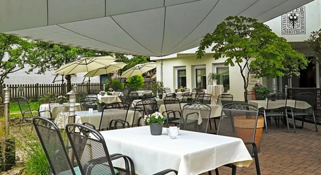 Hotel-Gasthaus Adler, 预订 酒店 绍普夫海姆 Markgräflerland