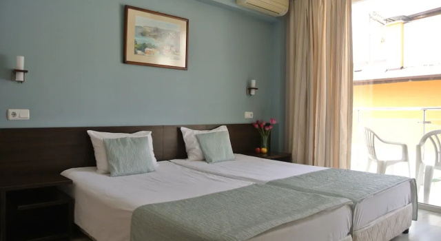 Standard Doppel Zimmer mit Balkon Valeo Hotel