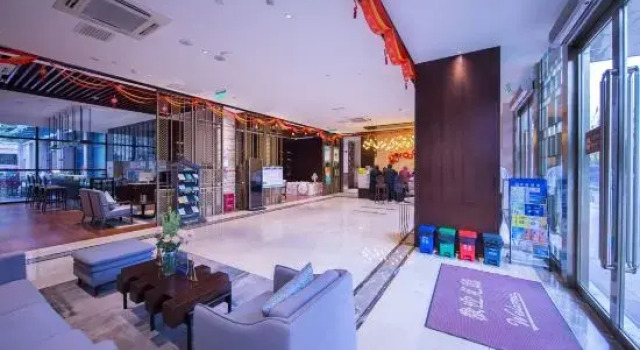 Borrman International Hotel（Anning Wuyue Plaza）, Rezerwuj Hotel Hotele w Kunming z parkingiem, Parking