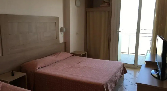 Четырёхместный номер Standard с видом на море Hotel Excelsior