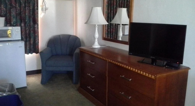 Sunflower Motel, Varaa Motelli Hotellit Wildwoods Beach uima-altaalla, Uima-allas