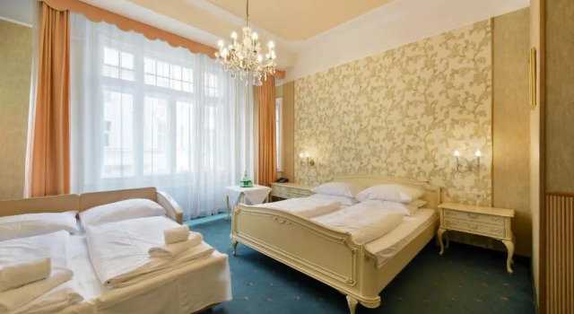 Четырёхместный номер Comfort Hotel Pension Baronesse