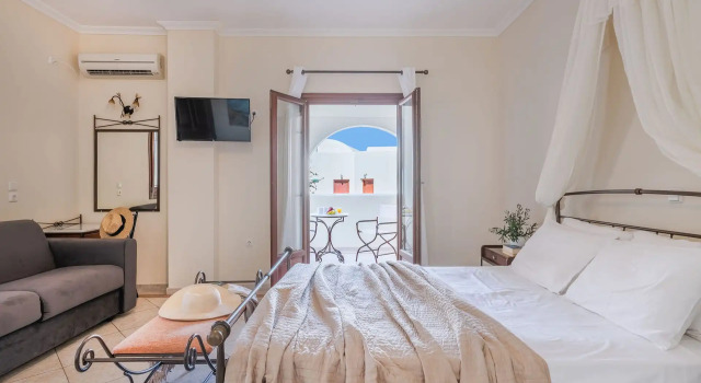 Трёхместный номер Superior Epavlis Hotel & Spa
