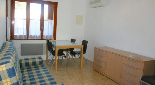 Maisonnette petit jardin barbecue Calafat Tridente 2, Book Hotel Hoteller i Calafat med parkering, Parkering
