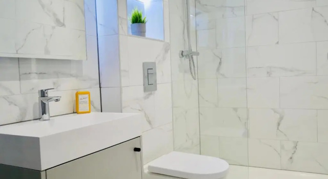 Апартаменты Beautiful AlumPointe Apartment - 400m to the beach