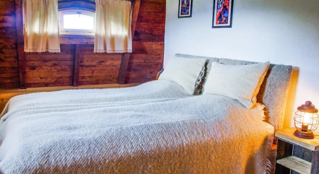 Ravens Nest, Rezerwuj Hotel Moldovenesti 