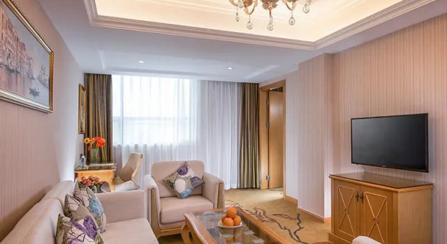 Люкс Deluxe Vienna Hotel Shenzhen Yongfu Subway Station Branch