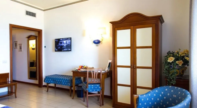 Трёхместный номер Standard с балконом и с видом на море Hotel Riva Del Sole