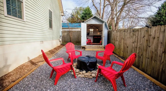 Коттедж 1 Mi to Dtwn Black Mountain: Home w/ Patio & Yard