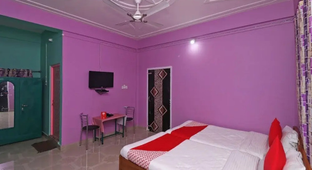 Hotel Sweet Home by OYO Rooms