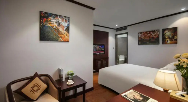 Номер Superior MAY DE VILLE Corner Hotel