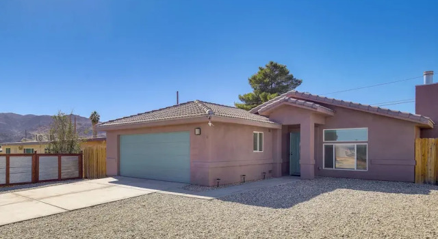 Коттедж Family Home, 7 Mi to Joshua Tree National Park!