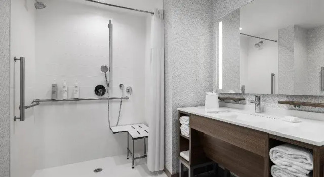 Четырёхместная студия Home2 Suites By Hilton Dry Ridge