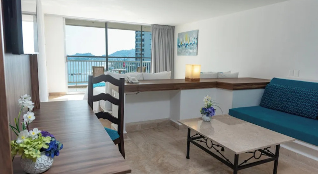 Четырёхместный люкс с частичным видом на море Ritz Acapulco Hotel All Inclusive