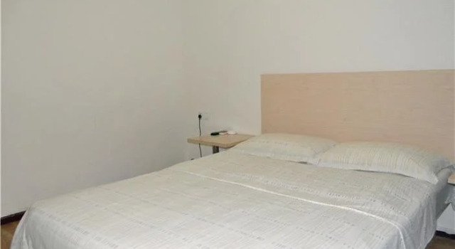 Yichang Shenlong Hotel, Book Hotel Hoteller i Yichang med parkering, Parkering