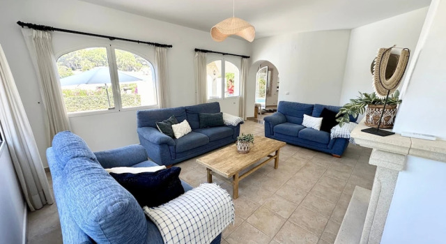 3 Bedroom Villa Walking Distance to Moraira