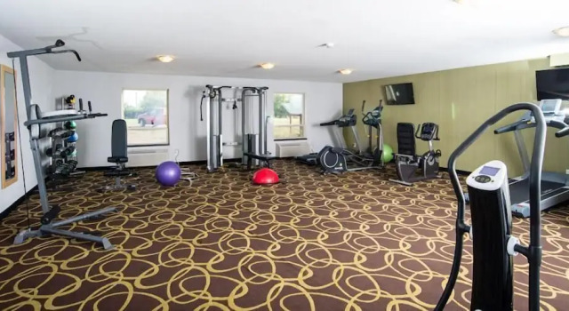 Western Star All Suites Carnduff, Varaa Hotelli Hotellit Saskatchewan pysäköinnillä, Pysäköinti