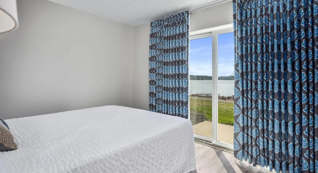 Top Floor Standard Suite Bay View