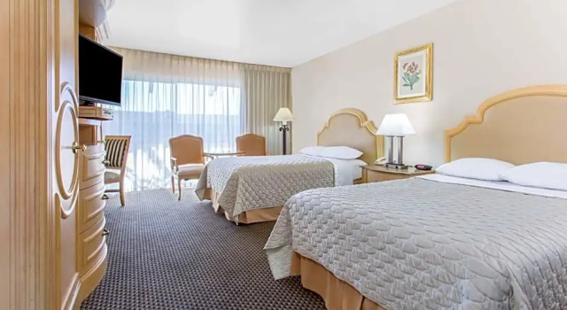 Pets Welcome Doppel Zimmer mit Blick auf den Innenhof Days Inn by Wyndham Modesto
